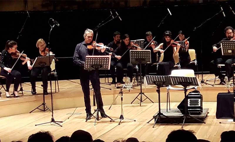 Pablo Agri cumple diez años al frente de la Camerata y pone conciertos en la web