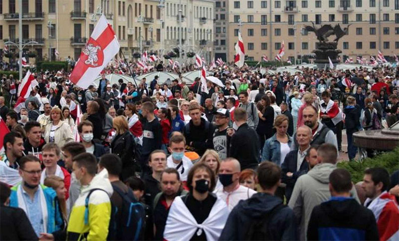 Cerca de 50 detenidos en una nueva marcha contra el presidente de Bielorrusia