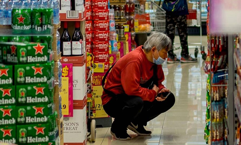 El consumo durante agosto cayó 6,7%, según una consultora privada
