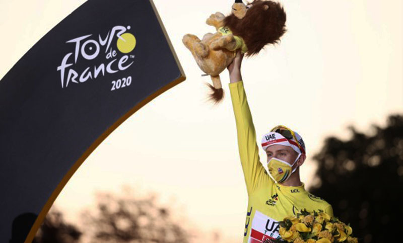 El esloveno Tadej Pogacar entró en la historia del Tour de Francia