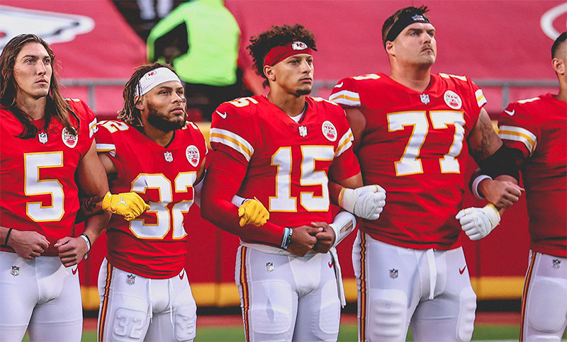 Arrancó la NFL con polémica por abucheos en el minuto de silencio