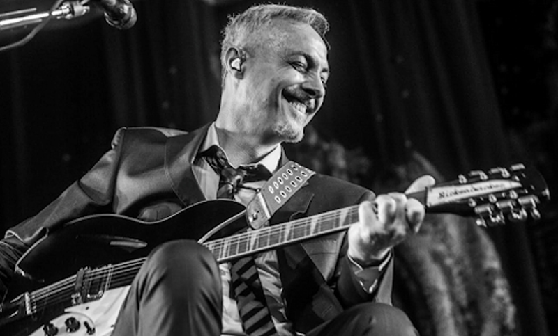 Pedro Aznar presenta su cuarto concierto virtual, esta vez acompañado por su banda