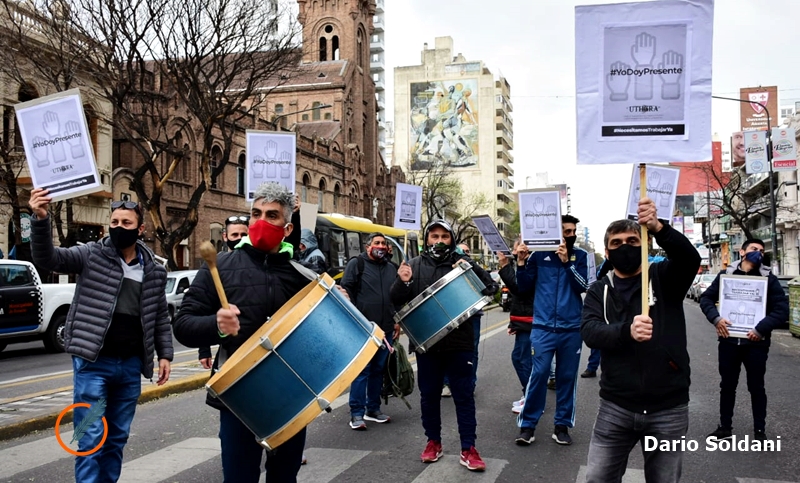 Gastronómicos piden «volver a trabajar» y realizan una «protesta pasiva»