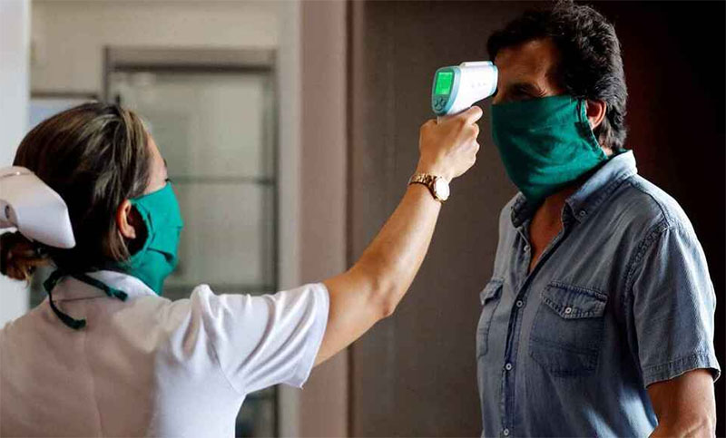 El Ministerio de Salud informó los síntomas más y menos recurrentes entre los infectados