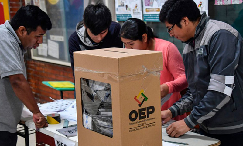 Sin incidentes en los comicios de Bolivia, se espera por los resultados de la elección