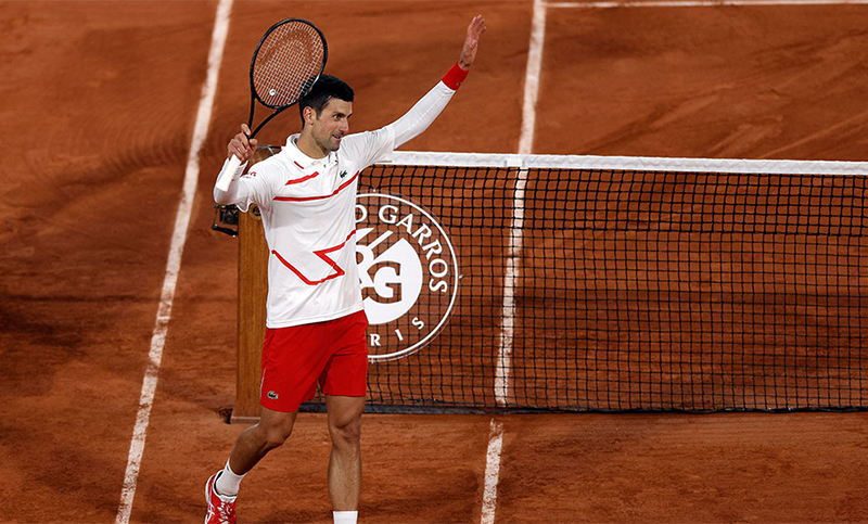 Djokovic se clasificó a los octavos de final de Roland Garros