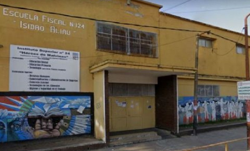 Investigan a una directora de Villa Gobernador Gálvez por reivindicar la dictadura