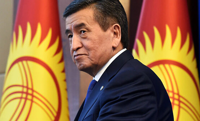 Renuncia el presidente de Kirguistán tras violentas protestas poselectorales