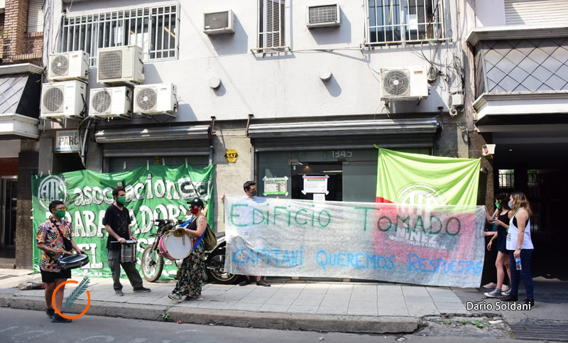 Vigilia en Niñez: trabajadores en asamblea permanente a la espera de respuestas favorables