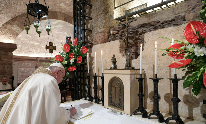 El Papa asegura que la pandemia demostró que las «teorías mágicas» del capitalismo fracasaron