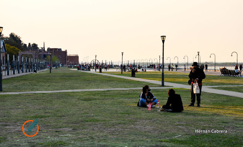 Rosario reportó 789 casos este lunes, de los 1.698 en la provincia