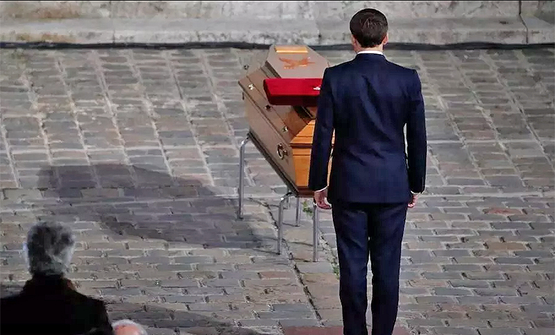 Alumnos identificaron por dinero al profesor decapitado, al que Macron rindió homenaje nacional