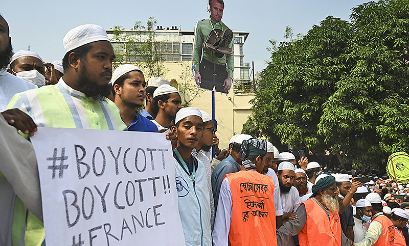 Gran protesta en Bangladesh contra Macron por las caricaturas de Mahoma