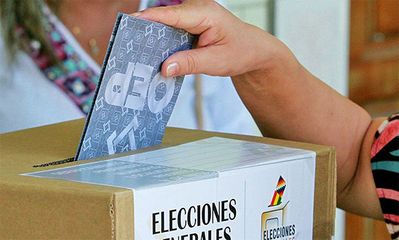 Autorizan el desplazamiento de personas que participen el domingo de las elecciones de Bolivia