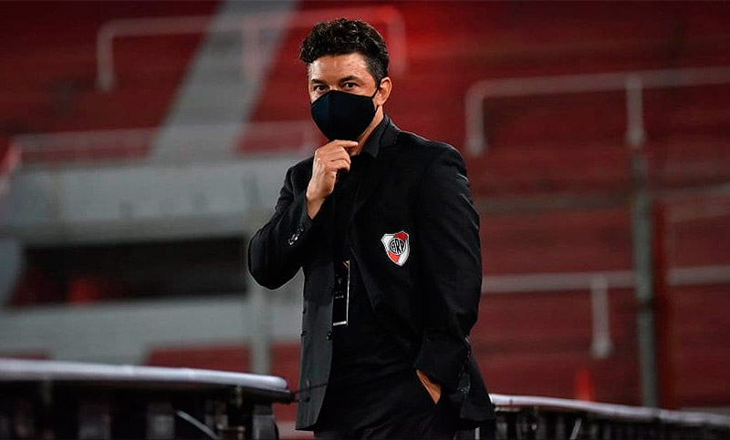 Alarma en River: Gallardo está aislado por un caso cercano de coronavirus