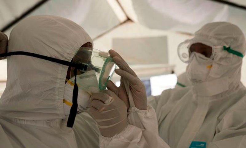 Más de 1.700 trabajadores de salud muertos en EE. UU. de COVID-19 por equipos protección inadecuados