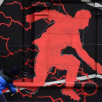 Como parte de una campaña mundial, pintan un mural de Messi en el Parque Urquiza 