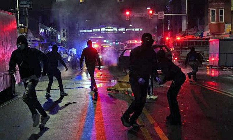 La muerte de otro afroamericano baleado por policías desata disturbios en EEUU