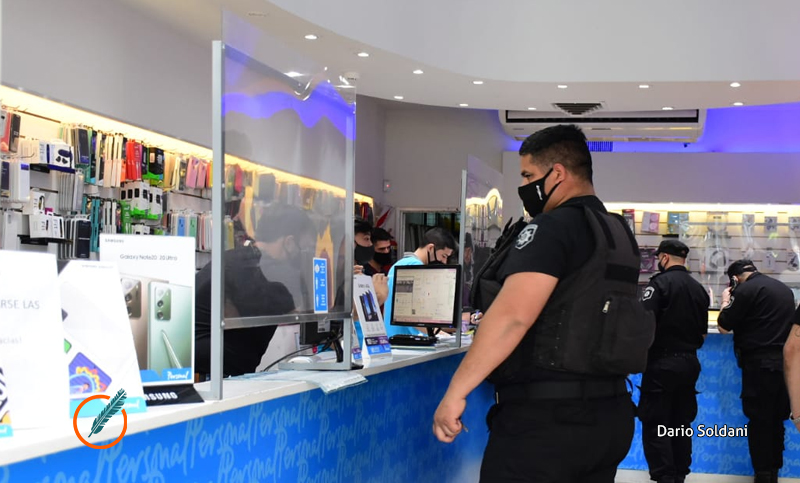 Prisión preventiva para los ladrones que asaltaron el local de telefonía en el Paseo del Siglo