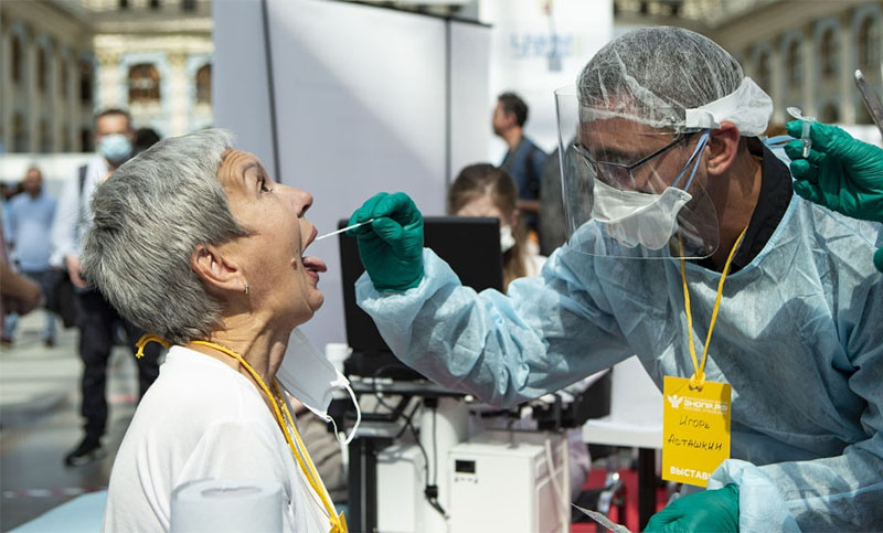 Rusia registra casi 13.000 nuevos casos de coronavirus, la cifra más alta en cinco meses