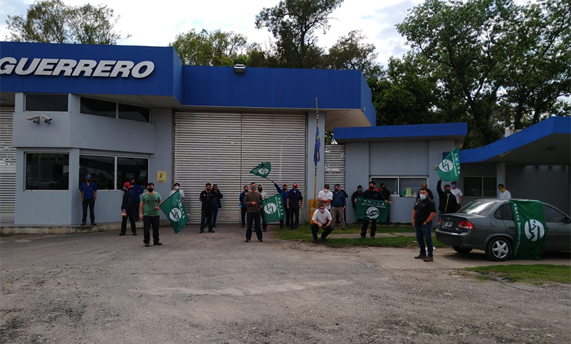 Smata realiza un paro por tiempo indeterminada en una plata de Guerrero