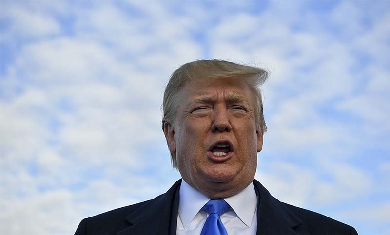Trump comenzó un tratamiento con remdesivir, aunque se mantiene sin oxigeno adicional