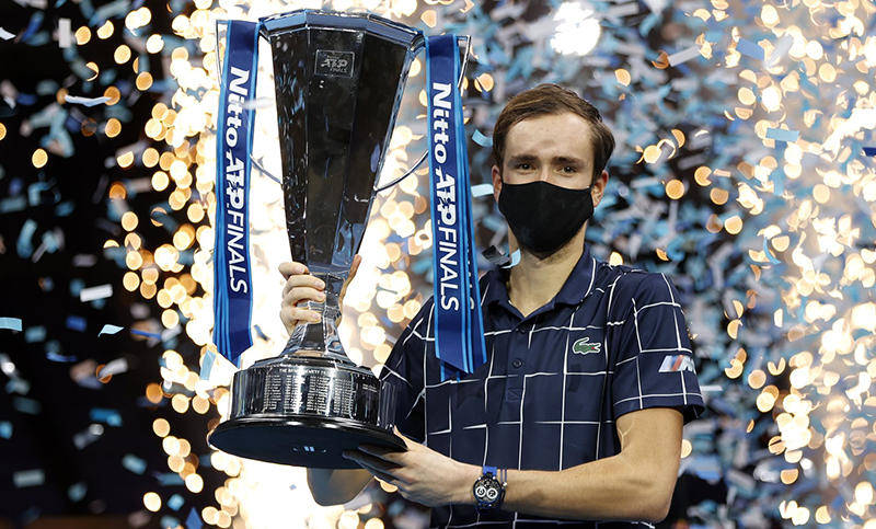 Medvedev venció a los mejores tenistas del mundo y se llevó el Masters de Londres