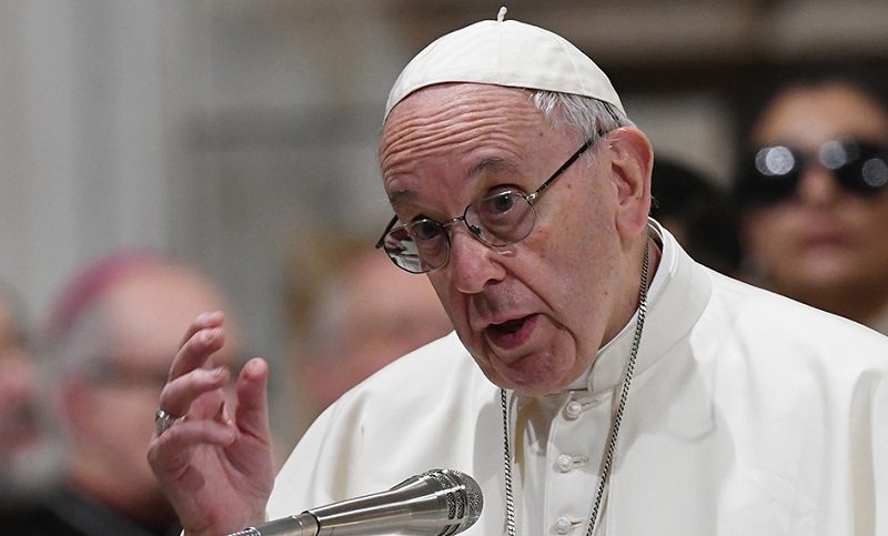 El Papa pidió que los nuevos cardenales no caigan en el error de “perderse en mil cosas”