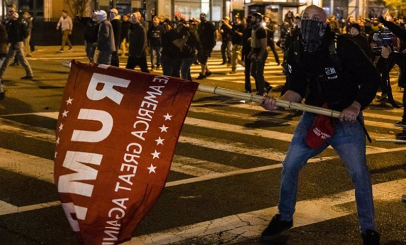 Al menos 20 detenidos y tres heridos en Washington D.C. tras la manifestación de apoyo a Trump