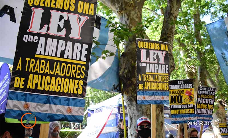 Mercantiles levantan la Carpa pero continúan los reclamos para regularizar a trabajadores de aplicaciones