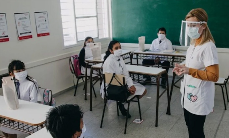 En diciembre los chicos volverán a la escuela en pequeños grupos