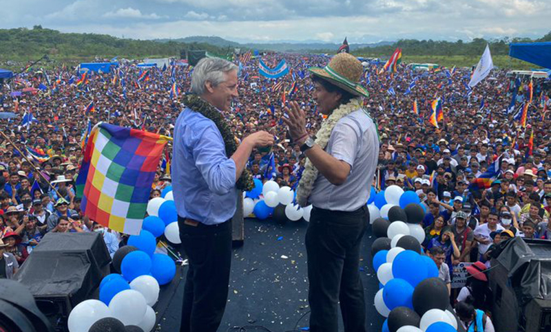 A un año de su partida al exilio, Evo Morales fue vivado y celebró el triunfo del MAS
