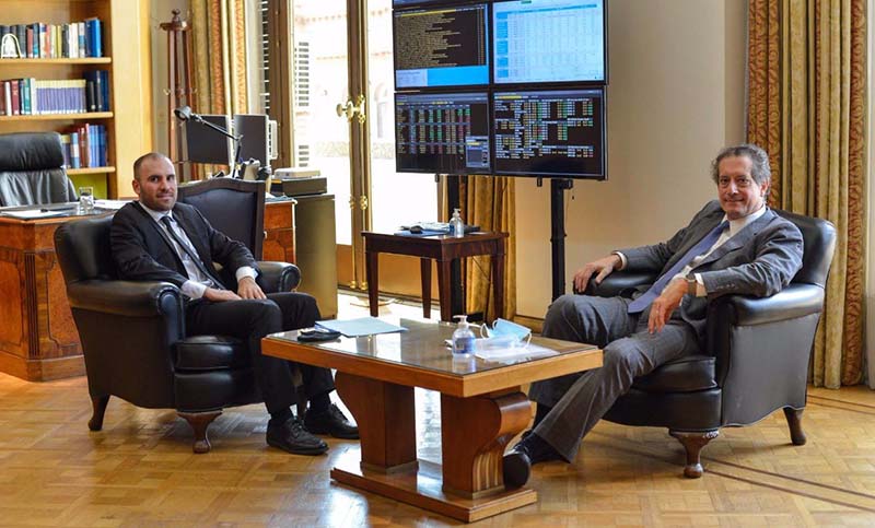Guzmán posó con Pesce ante rumores de cortocircuito por el dólar