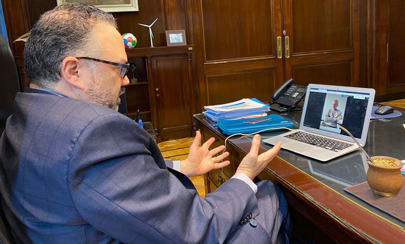 De Narváez presentó a las autoridades su millonario plan de inversión en Walmart