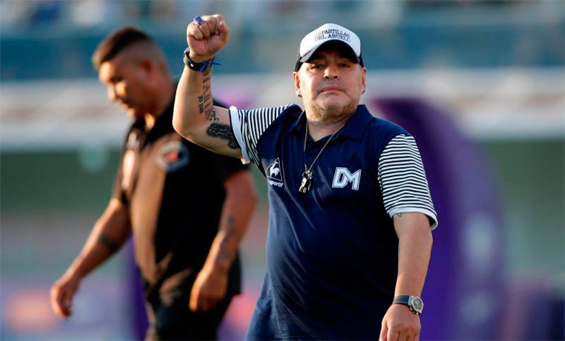 Diego Maradona «está bien» y espera novedades para su traslado
