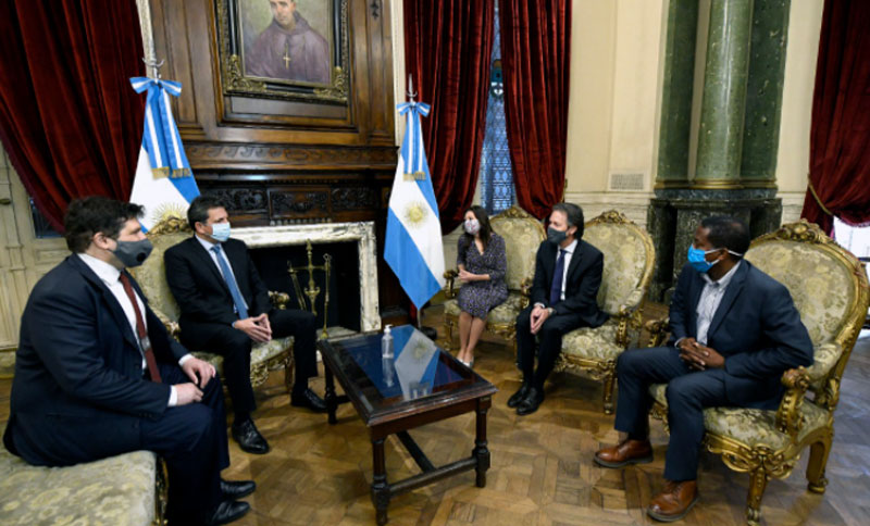 Massa se reunió con la misión del FMI en el Congreso