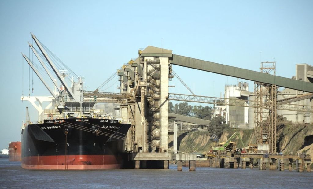 Paro de actividades en la terminal de ADM en Arroyo Seco: trabajadores piden aumento salarial
