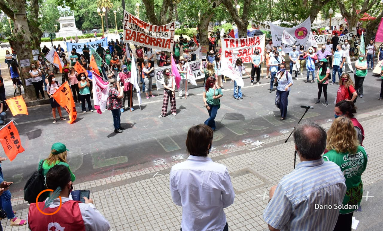 Paro de 24 horas en la salud y manifestaciones de trabajadores estatales por salarios dignos