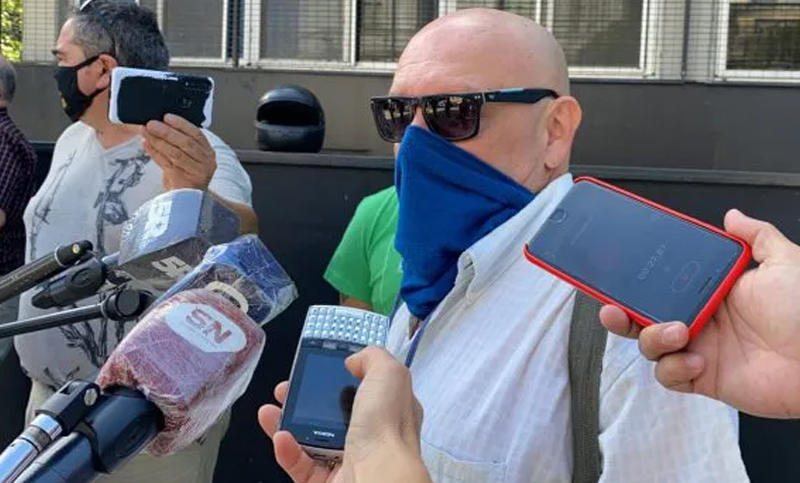 El taxista acusado por una pasajera de intentar secuestrarla entregó su celular a la Justicia