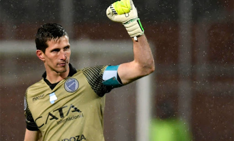 Newell’s busca arquero tras la lesión de Aguerre y apunta a Rodrigo Rey