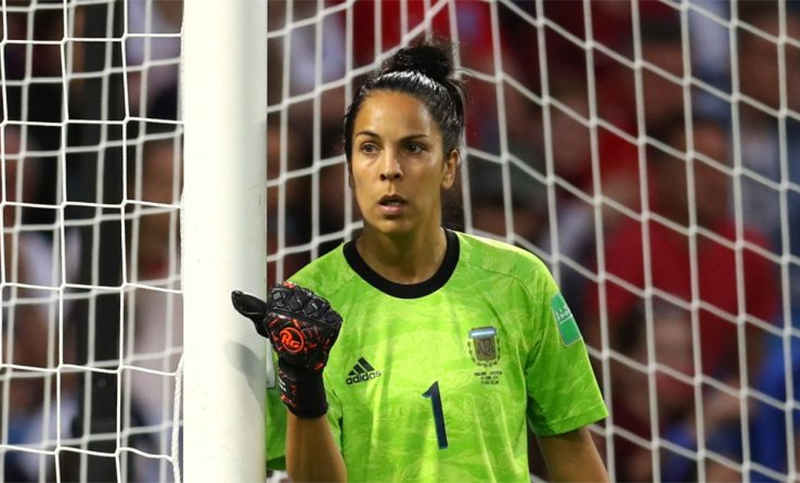 La arquera del seleccionado nacional Vanina Correa será operada por una fractura