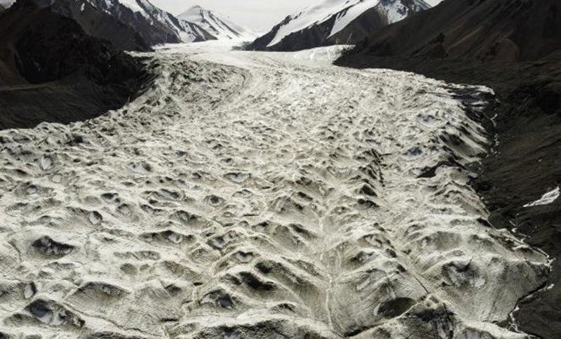 Científicos advierten que un enorme glaciar chino derrite a gran velocidad