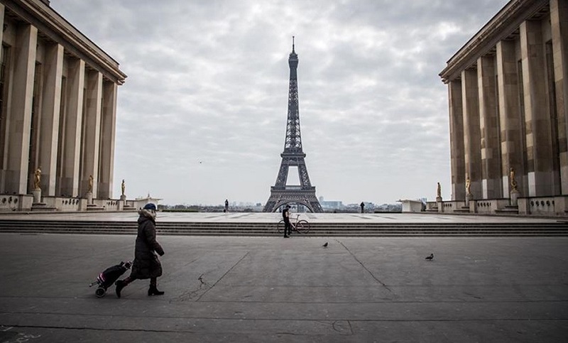 Francia impondrá toque queda a las 20 desde el martes, con excepción en Nochebuena