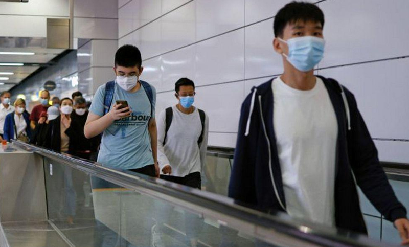 Nuevas restricciones en Hong Kong para enfrentar nueva ola de Covid