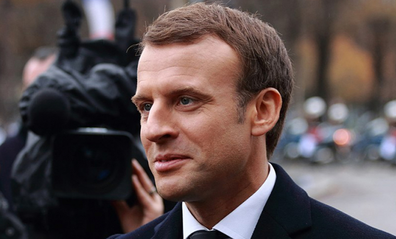 Macron se recupera del coronavirus y sale del aislamiento