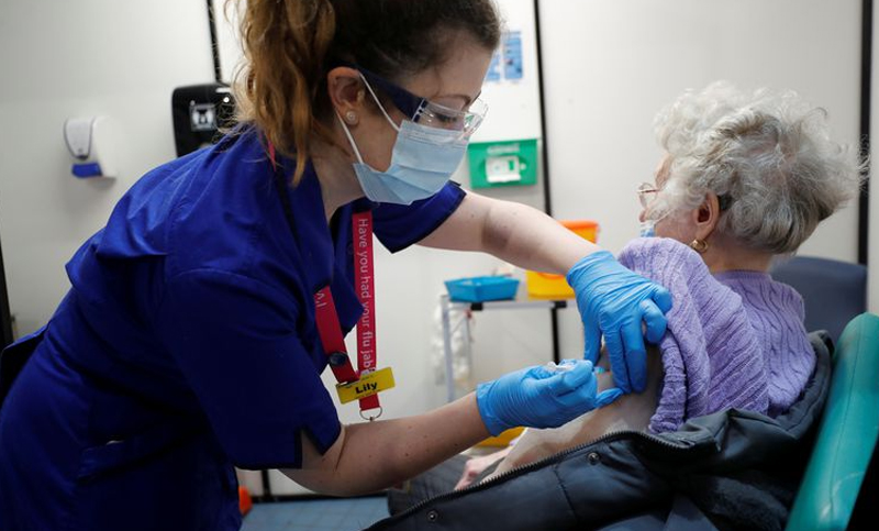 La Agencia Europea encargada de aprobar las vacunas contra el Covid denuncia un ciberataque