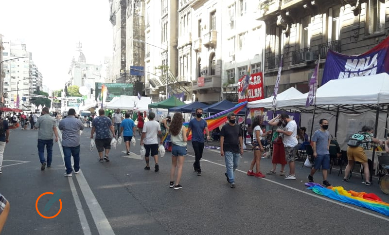 Movilizaciones a favor y en contra del aborto rodean el Congreso en una jornada clave