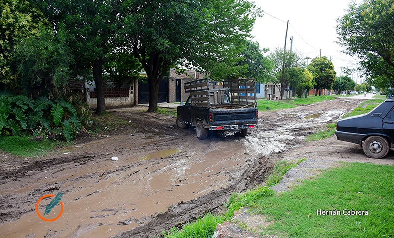 Cabín 9: vecinos reclaman urgente asfaltado para evitar «la playa» cuando llueve