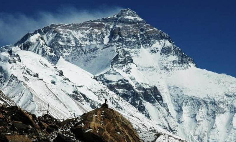 El Everest sube 86 centímetros por acuerdo entre China y Nepal