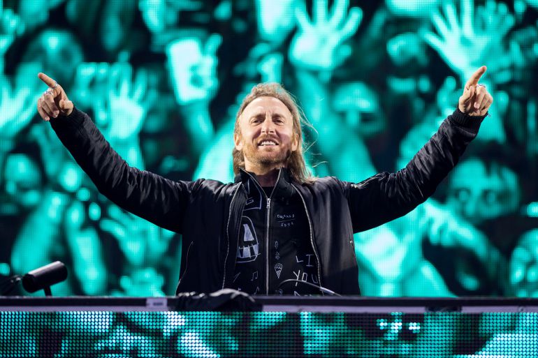 David Guetta despide el año con un show benéfico por streaming desde el Louvre